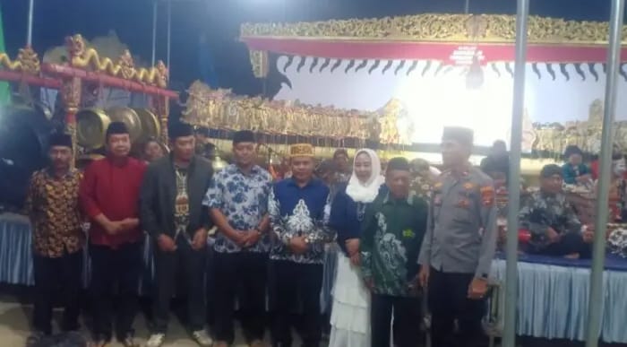 Puncak HUT ke-40 Desa Lumbirejo, Ribuan Warga Nikmati Pagelaran Wayang Kulit Sepanjang Malam