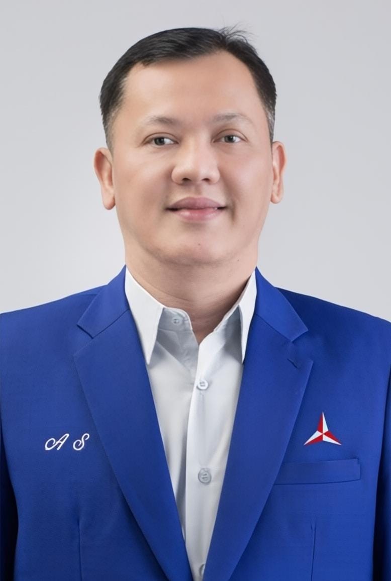 Mantap! Mantan Bupati Pesawaran Aries Sandi DP, bantu warga Negeri Katon yang Rumahnya Roboh.